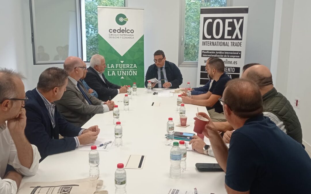 Gestión y contratación en el ámbito comercial, en el desayuno de CEDELCO en Aspe